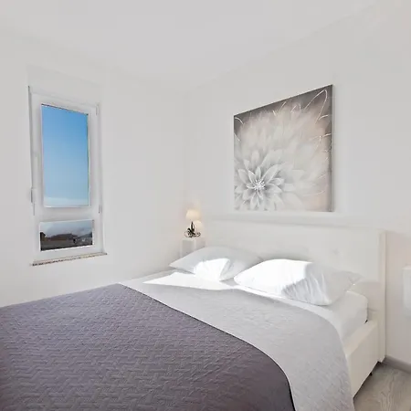 Ivan - Sea View Apartment *