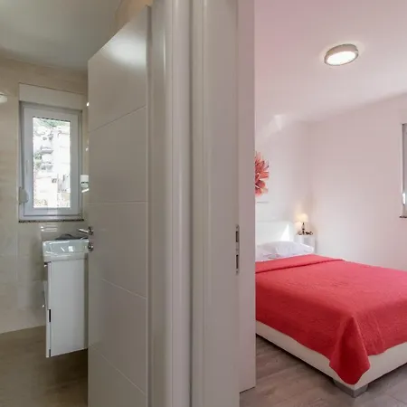 Ivan - Sea View Apartment