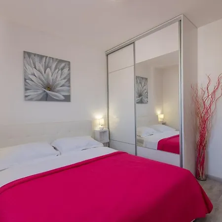 Ivan - Sea View Apartment