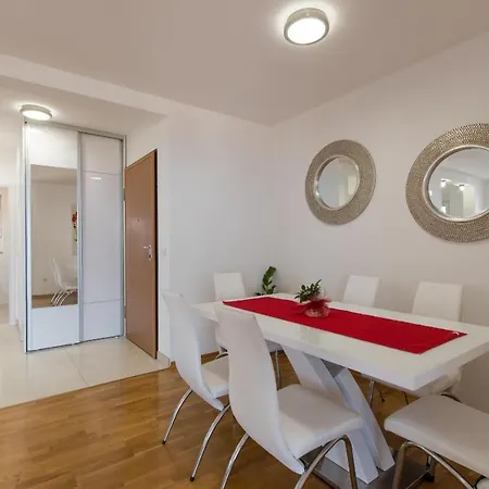 Ivan - Sea View Apartment *
